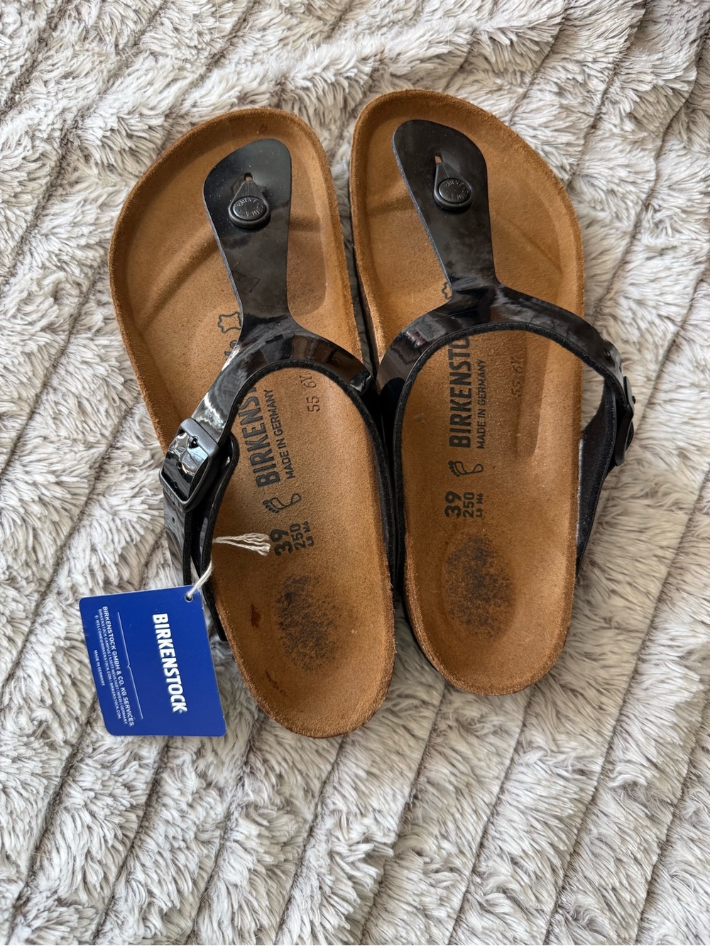 Birkenstock Gizeh Patent Thong Sandals in Black
